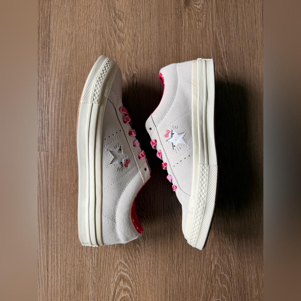 Converse ONE Star X Hello Kitty Suede Egret Sneakers 7